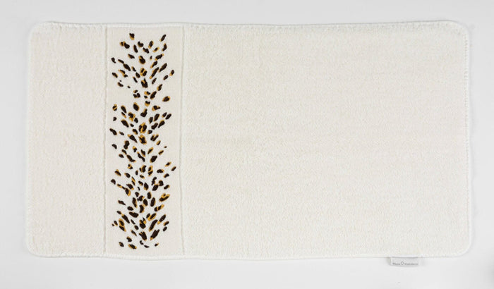 A&H Bengale Hand Towels feature 795 Mustang and 840 Gold embroidery. The base hand towel is 100 White