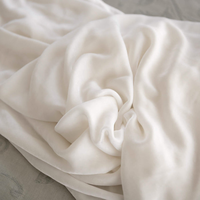 Divina Throws & Cushions