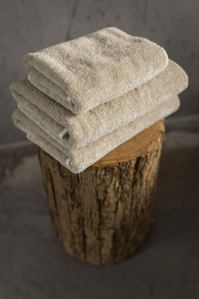 A&H Lino Towels are two-tone, reversible in 101 Ecru and 770 Linen