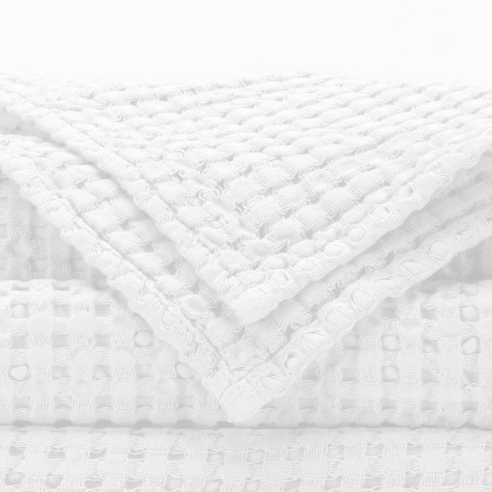 100 White / Shower Towel (25 x 43" | 65 x 110 cm)