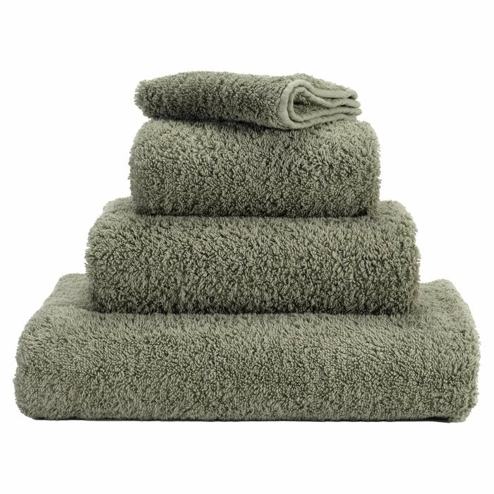 277 Laurel / Bath Towel (28 x 54" | 70 x 140 cm)