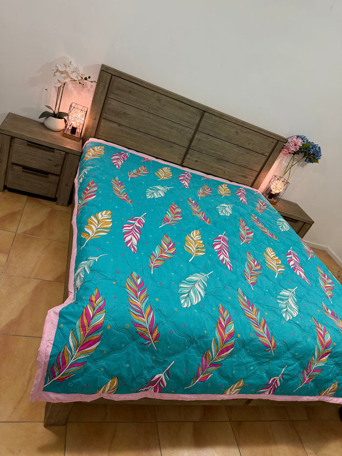 Ultrasonic king AC lightweight comforter