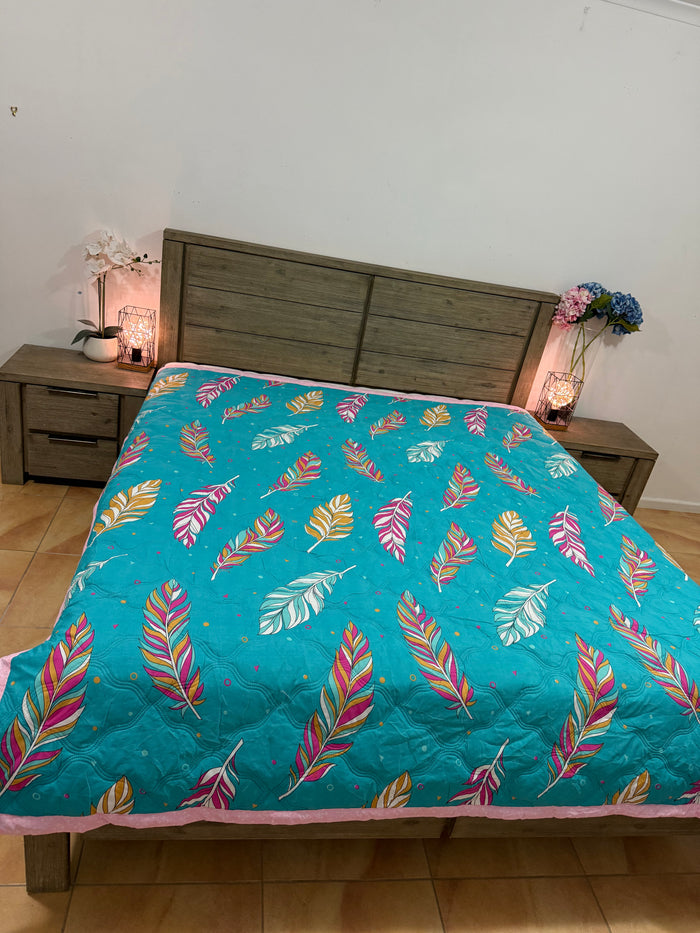 Ultrasonic king AC lightweight comforter